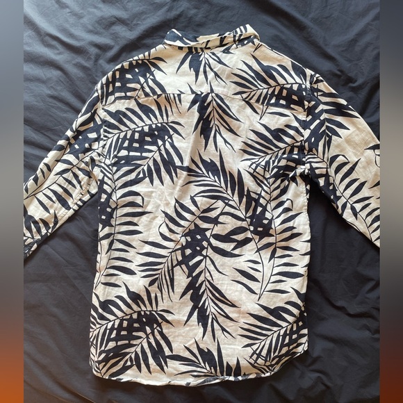 100% Linen Club Monaco Button Up (Blue/White size men’s XS) - Picture 4 of 6